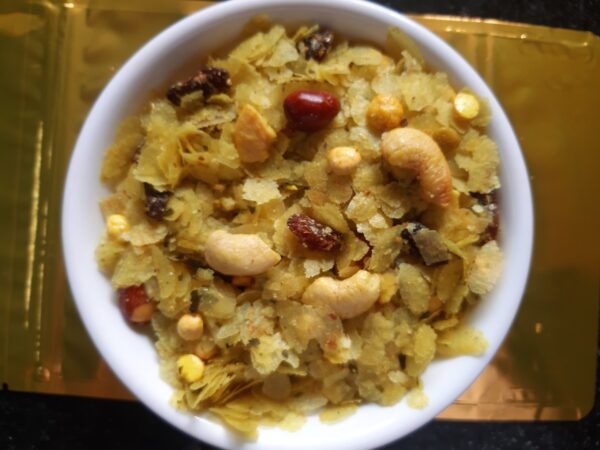 Kaju Kismi Poha Chiwda